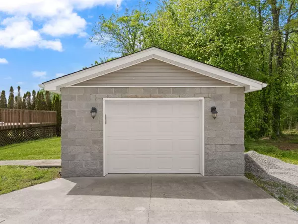 6800 East East laurel Road, London, KY 40741