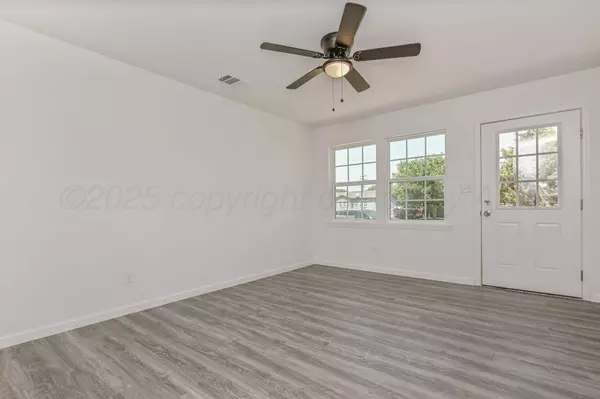 3808 BEAVER DR, Amarillo, TX 79107