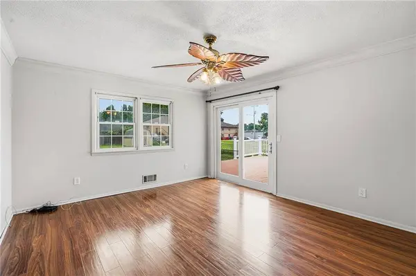 108 SW 20th TER, Oak Grove, MO 64075