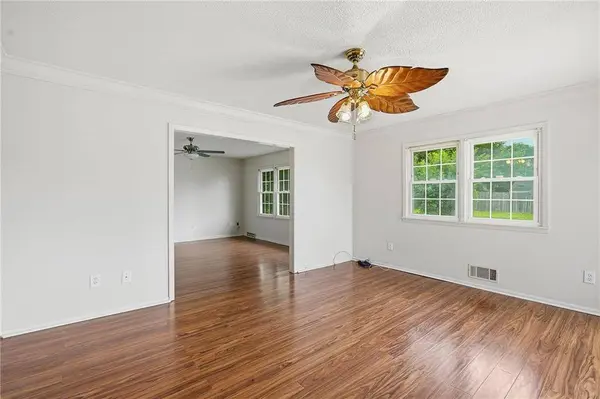 108 SW 20th TER, Oak Grove, MO 64075