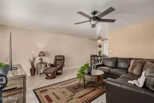 1320 E BETHANY HOME Road #54, Phoenix, AZ 85014