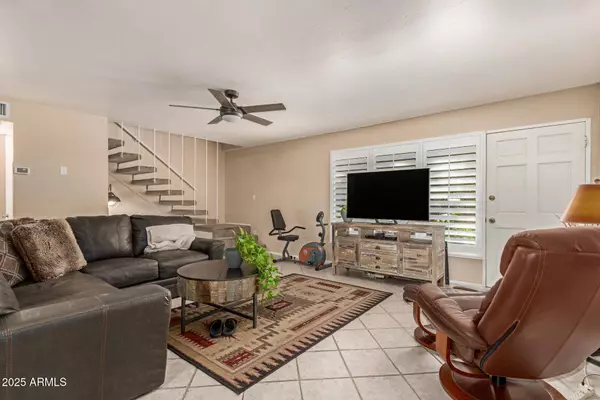 1320 E BETHANY HOME Road #54, Phoenix, AZ 85014