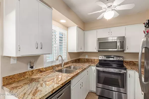 1320 E BETHANY HOME Road #54, Phoenix, AZ 85014