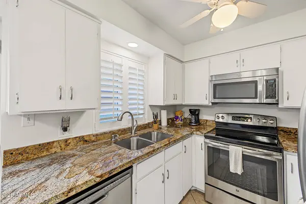 1320 E BETHANY HOME Road #54, Phoenix, AZ 85014