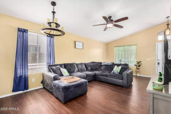 8626 W PAPAGO Street, Tolleson, AZ 85353