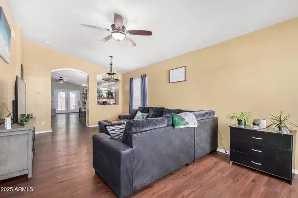 8626 W PAPAGO Street, Tolleson, AZ 85353