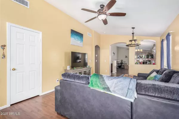 8626 W PAPAGO Street, Tolleson, AZ 85353