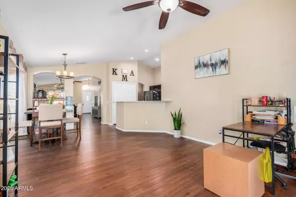 8626 W PAPAGO Street, Tolleson, AZ 85353