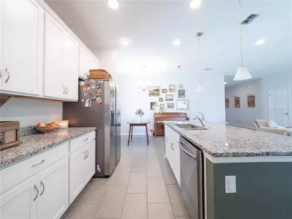 2715 ROWAN ST, Tavares, FL 32778