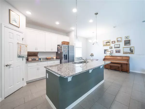 2715 ROWAN ST, Tavares, FL 32778