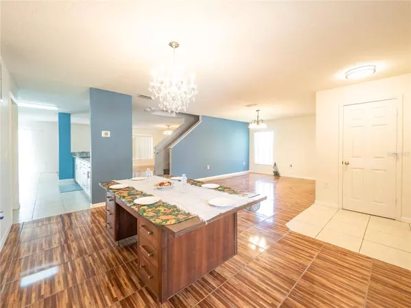 8330 LAINIE LN, Orlando, FL 32818