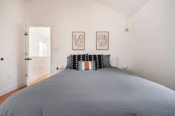 170 Beach 92nd St, Far Rockaway, NY 11693-1512