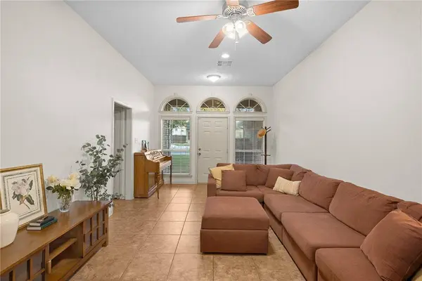 407 N Coulter DR, Bryan, TX 77803