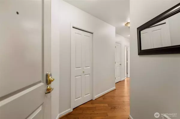 1525 NW 57th ST #205, Seattle, WA 98107