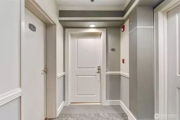 1525 NW 57th ST #205, Seattle, WA 98107