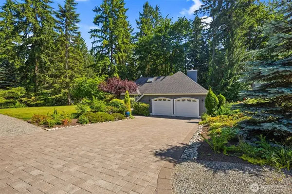 19413 NE 203rd PL, Woodinville, WA 98077