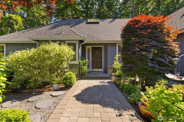 19413 NE 203rd PL, Woodinville, WA 98077