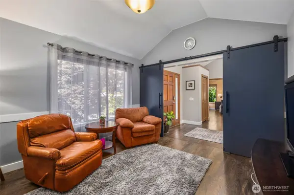 19413 NE 203rd PL, Woodinville, WA 98077