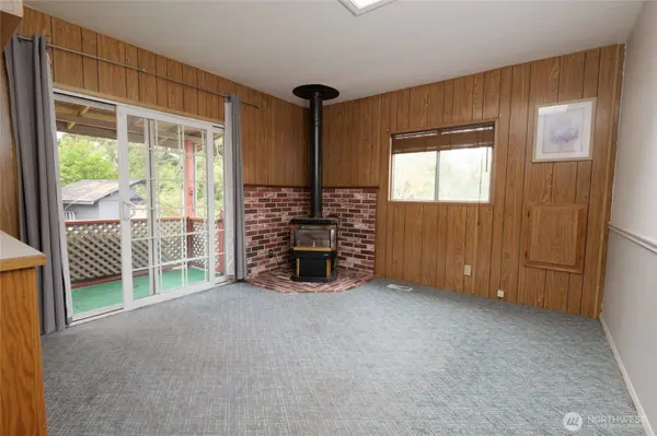 22215 SE 272nd PL, Maple Valley, WA 98038