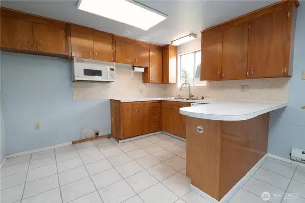 14808 Larch WAY, Lynnwood, WA 98087