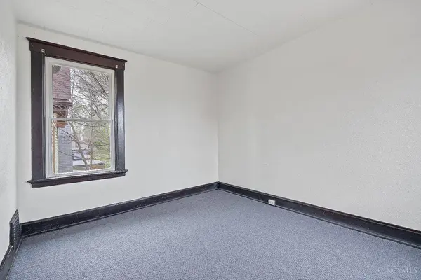 3606 W 8th St, Cincinnati, OH 45205