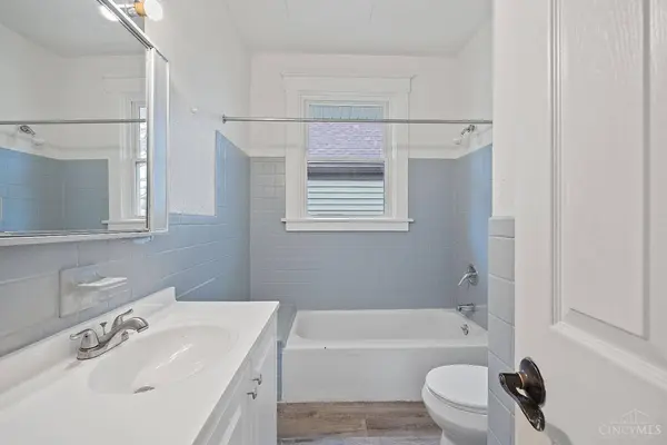 3606 W 8th St, Cincinnati, OH 45205