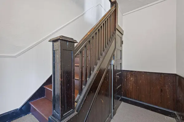 3606 W 8th St, Cincinnati, OH 45205