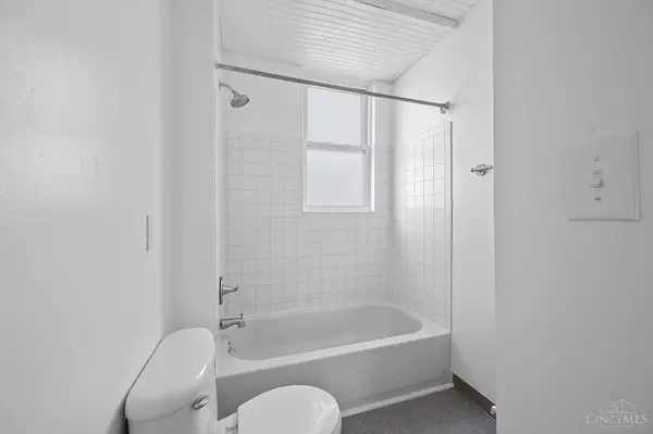 1230 Manss Ave, Cincinnati, OH 45205