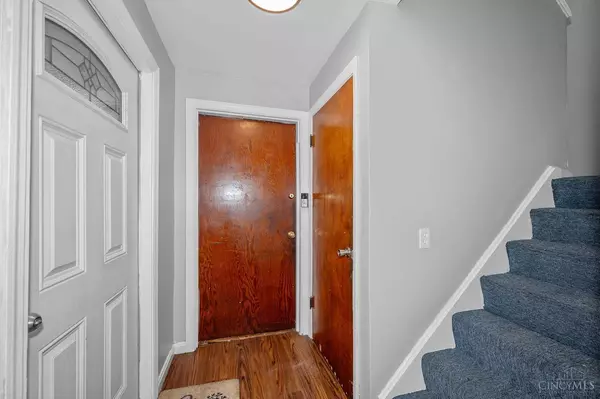 5851 Monfort Hills Ave, Cincinnati, OH 45239