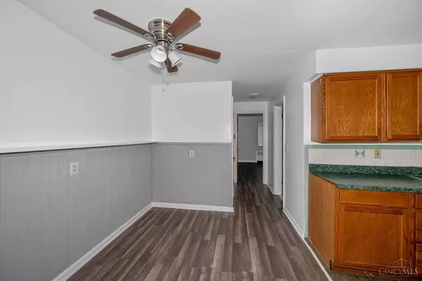 5851 Monfort Hills Ave, Cincinnati, OH 45239