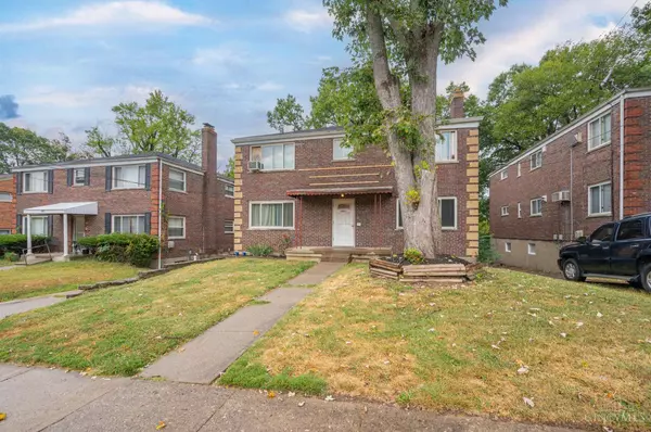 5851 Monfort Hills Ave, Cincinnati, OH 45239