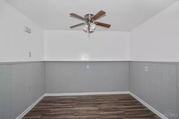 5851 Monfort Hills Ave, Cincinnati, OH 45239