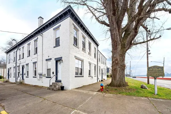 102 Union St, New Richmond, OH 45157