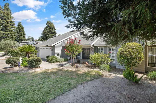 2415 E Vassar Drive, Visalia, CA 93292