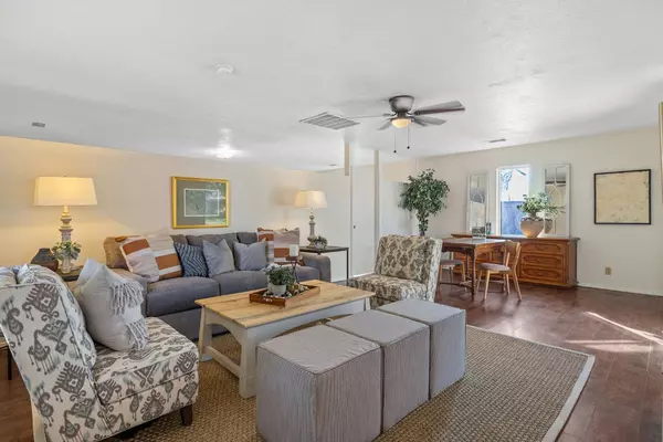 10448 9 1/2 AVE, Hanford, CA 93230