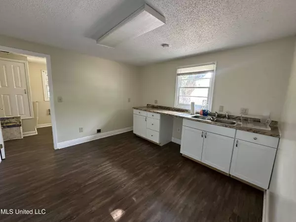 20164 Pineville Road, Long Beach, MS 39560