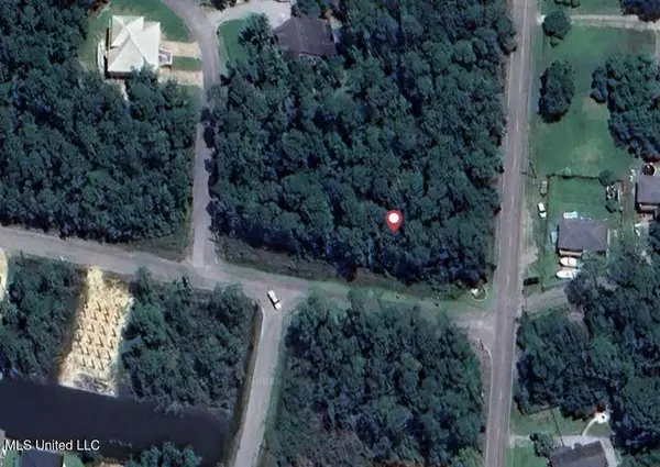 400 Orange & 0 Spruce, Pass Christian, MS 39571