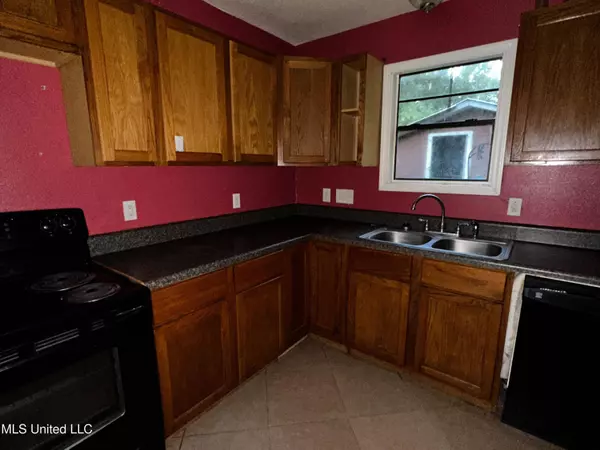 2312 Seneca Avenue, Pascagoula, MS 39567