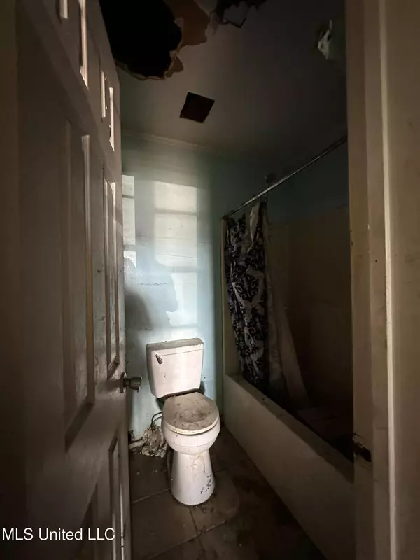 3307 Middle Avenue, Pascagoula, MS 39581