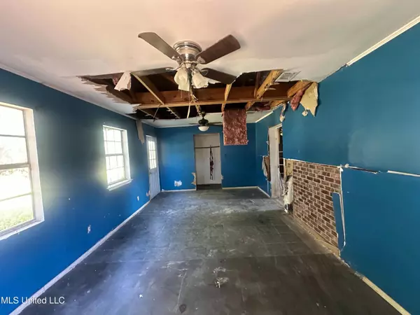 3307 Middle Avenue, Pascagoula, MS 39581