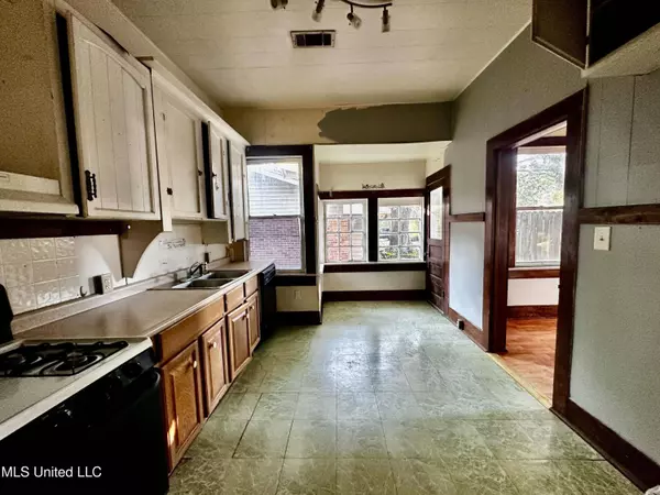 627 3rd Street, Gulfport, MS 39501