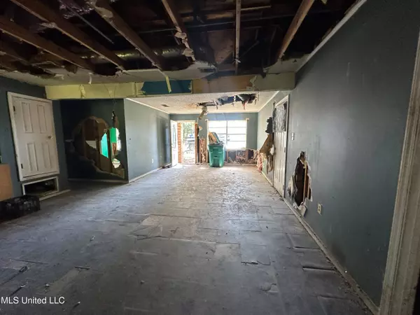 3307 Middle Avenue, Pascagoula, MS 39581