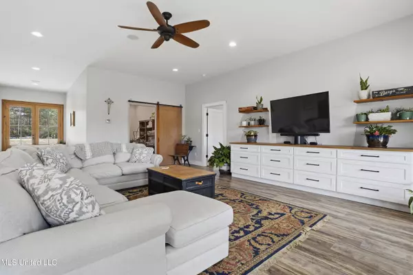 92 Sam Davis Drive, Perkinston, MS 39573