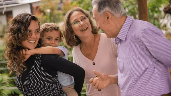 Why Warren Buffett-Backed Analysts Are Betting on Multigenerational Housing