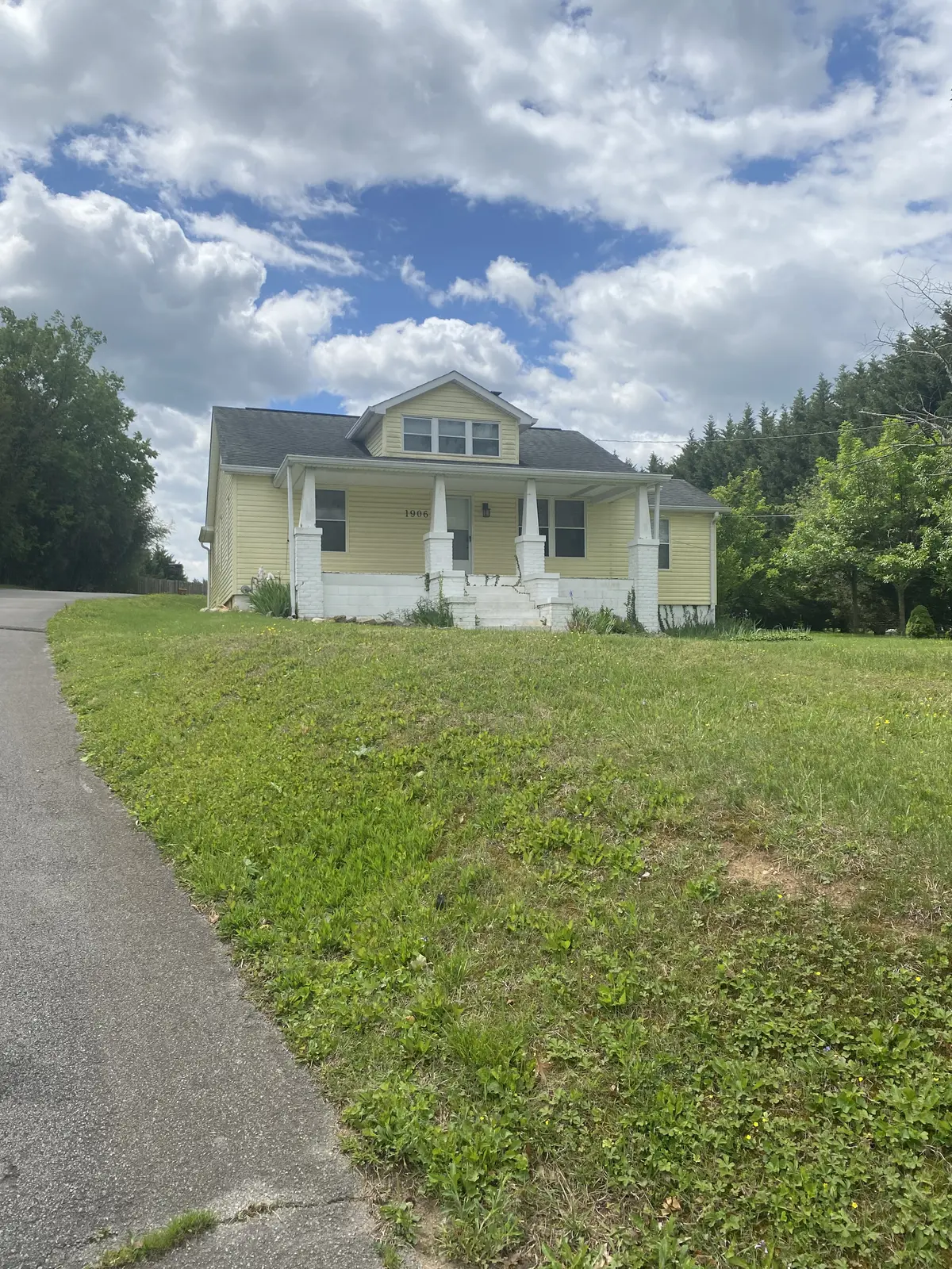 1906 W Lamar Alexander Pkwy, Maryville, TN 37801-3505