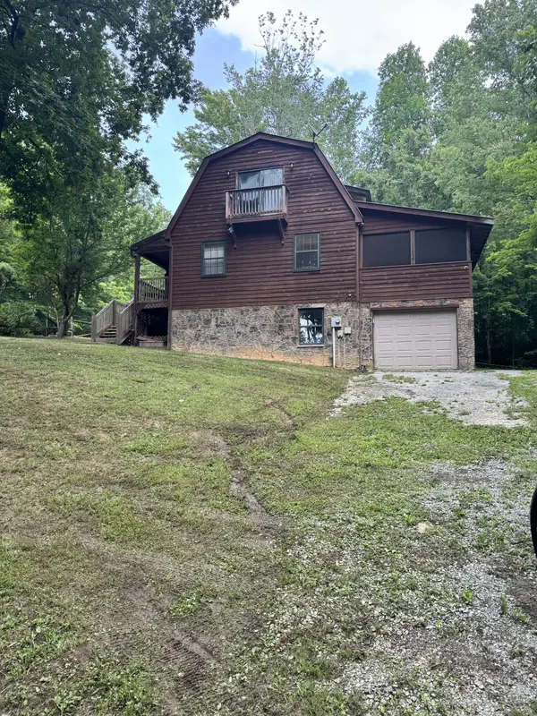 1474 Black Oak Dr, Sevierville, TN 37876-9217