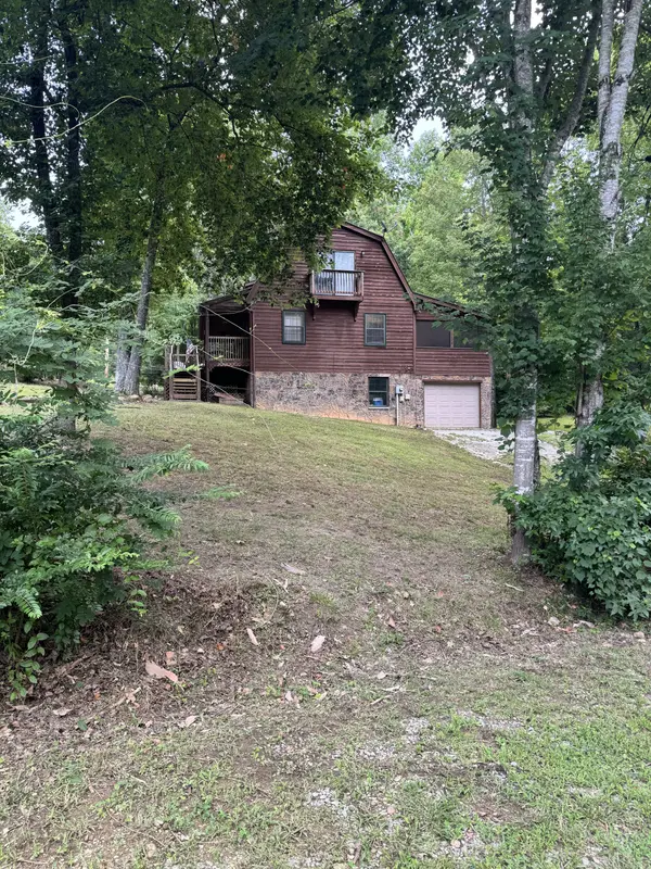 1474 Black Oak Dr, Sevierville, TN 37876-9217