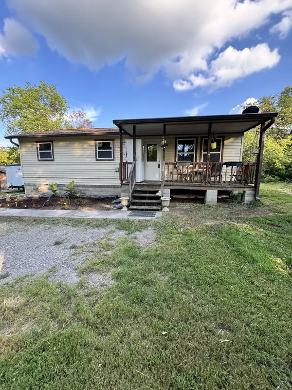 727 IC King Rd, Seymour, TN 37865-3103