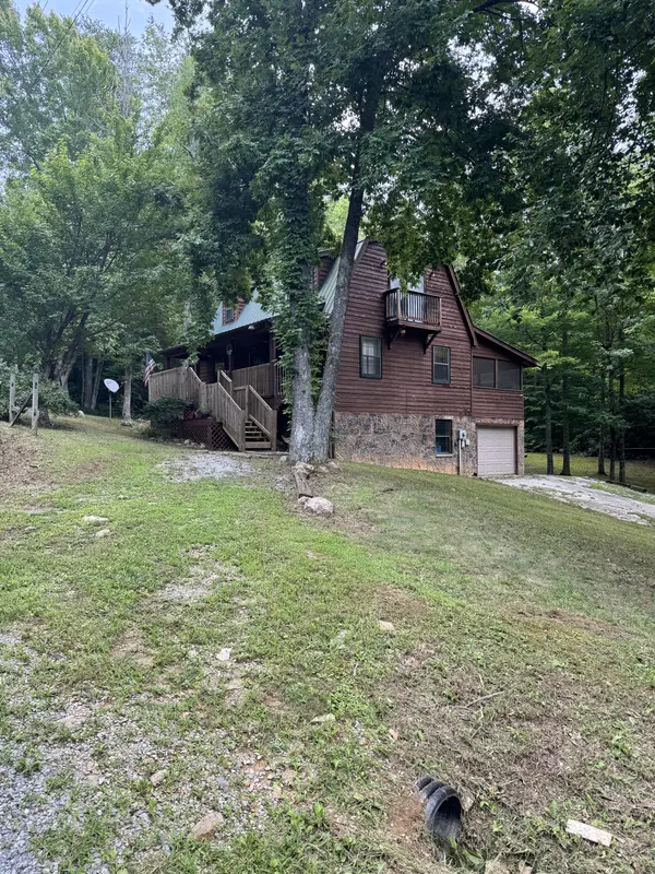 1474 Black Oak Dr, Sevierville, TN 37876-9217