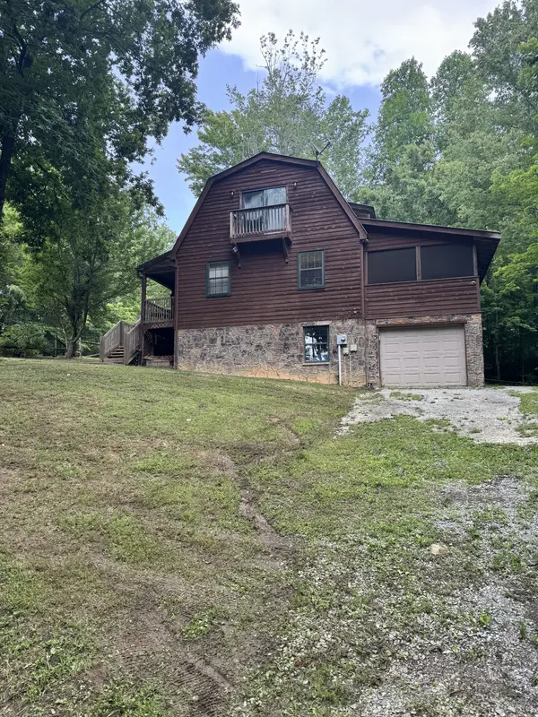 1474 Black Oak Dr, Sevierville, TN 37876-9217
